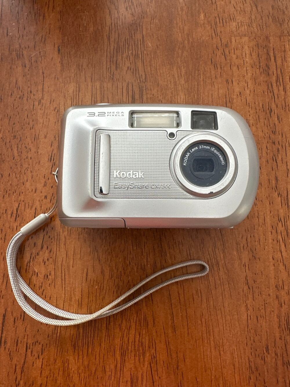 Kodak EasyShare CX7300 3.2MP Digital Camera Silver Point & Shoot Retro Y2K